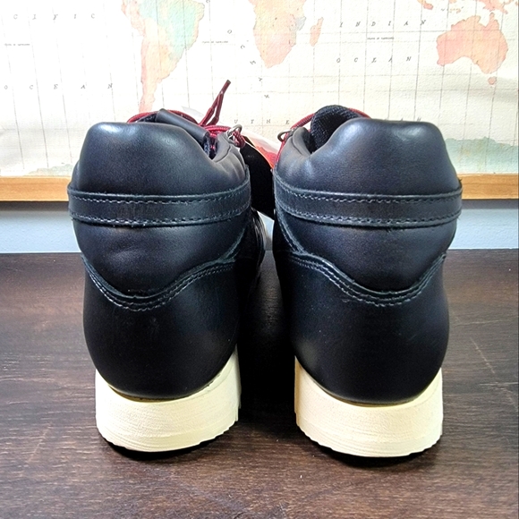 BRAND NEW New Balance Rainier Urainal Boot *UNISEX* Men's Size 9.0 Women's Size - Picture 4 of 6